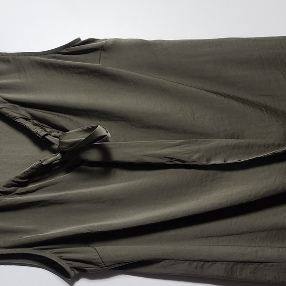 CABI Cinch Blouse Olive Green Sleeveless Tie Front Blouse Size Small - Picture 15 of 15